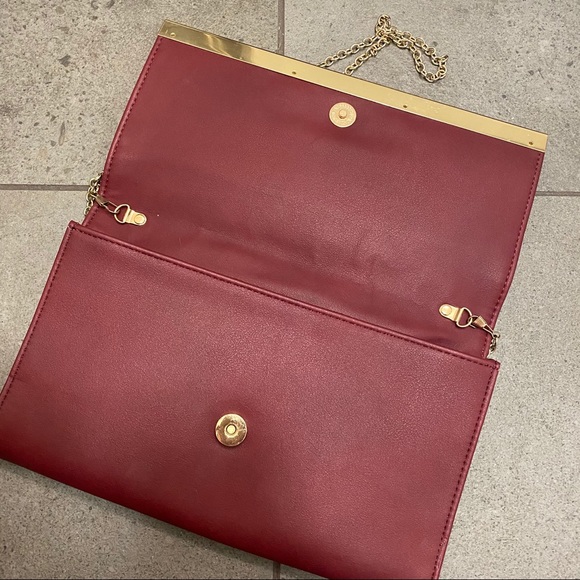 Chain Strap Handbag - Picture 3 of 4